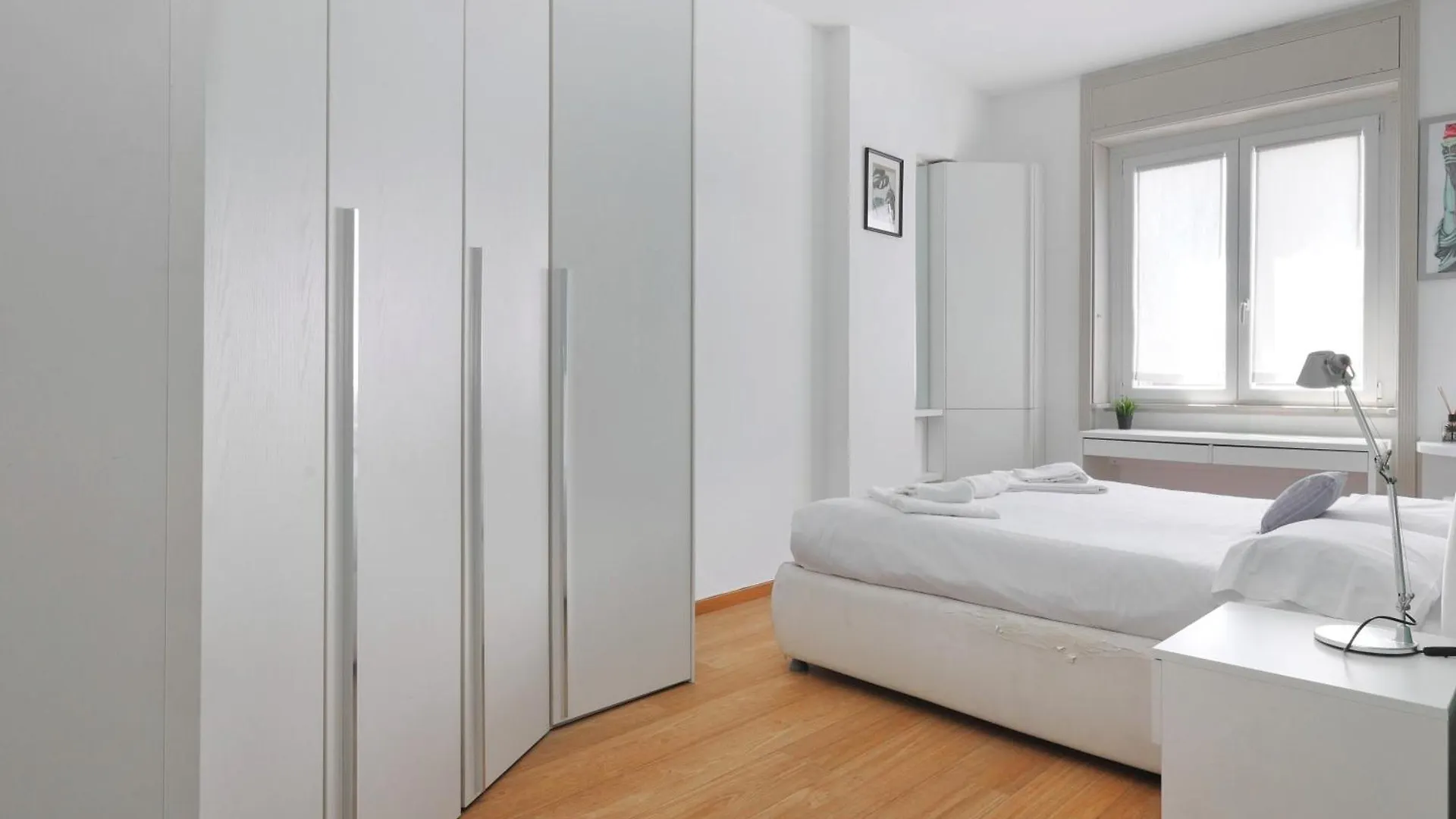 Апартаменты Sunny Milan Hideaway 0*,  Италия