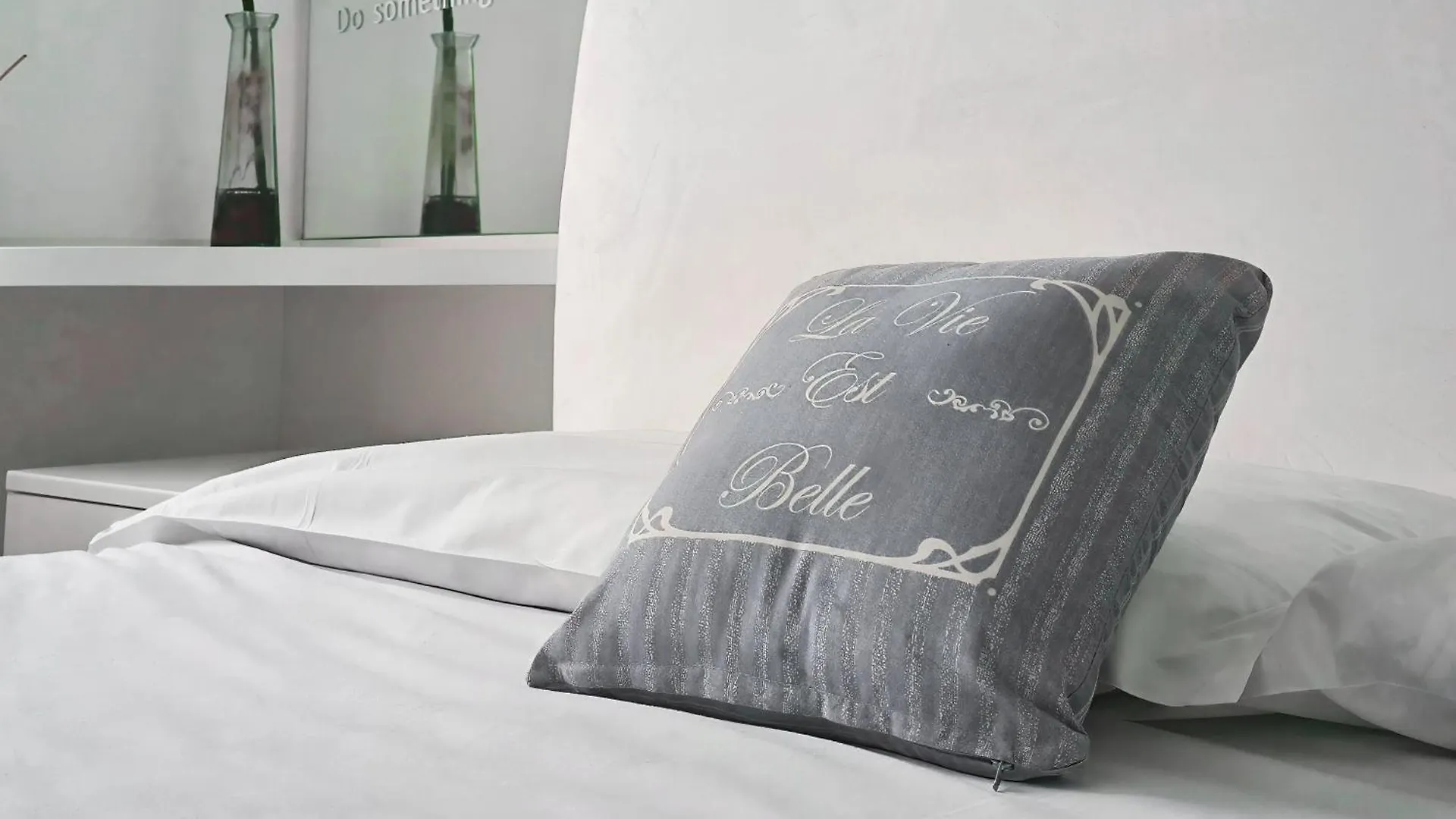 Апартаменты Sunny Milan Hideaway